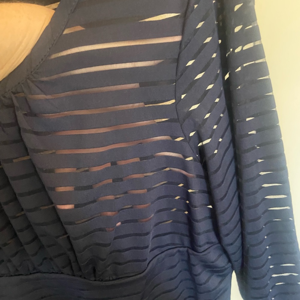 Blue top - Picture 2 of 5